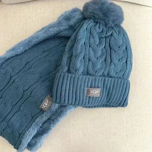 UGG blue cable knit infinity scarf and hat